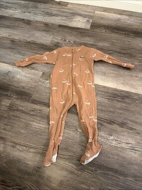 Pekkle Kids One-Piece Footed Pajamas in Tan with Bear Print